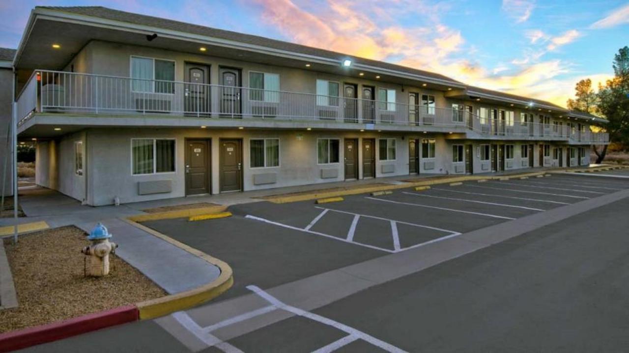 Motel 6 Victorville Eksteriør billede