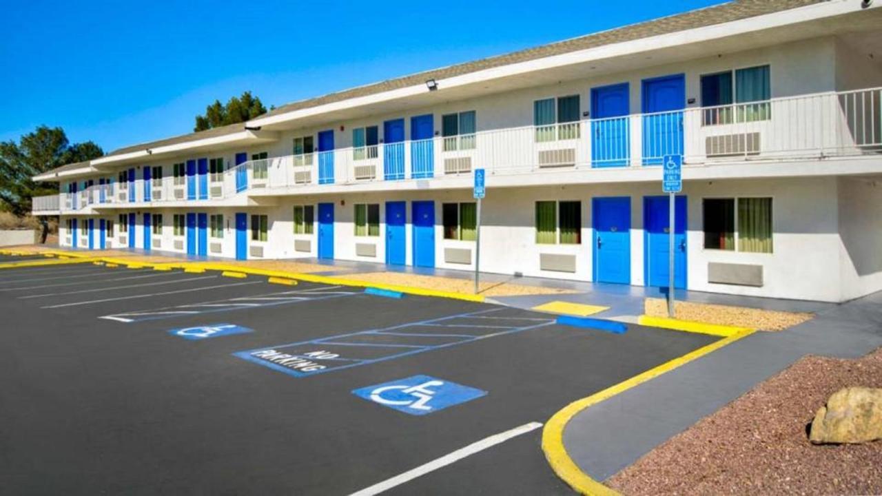 Motel 6 Victorville Eksteriør billede