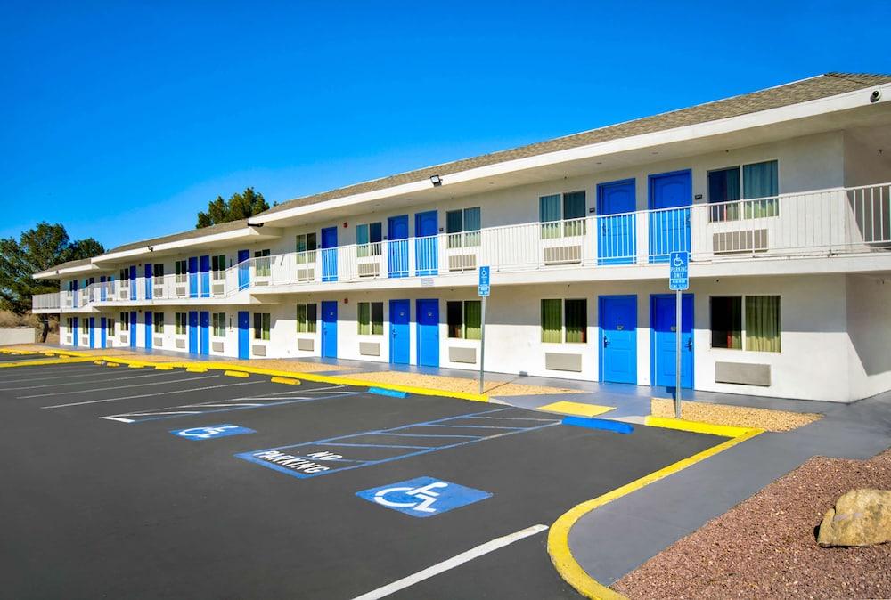 Motel 6 Victorville Eksteriør billede
