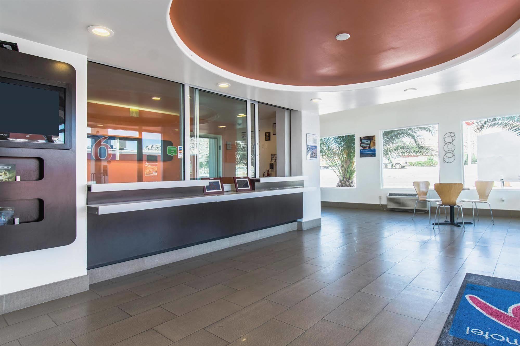Motel 6 Victorville Eksteriør billede