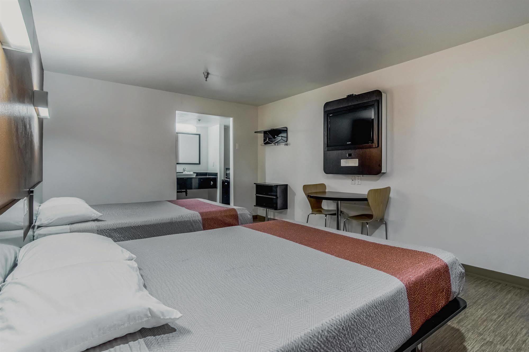 Motel 6 Victorville Eksteriør billede