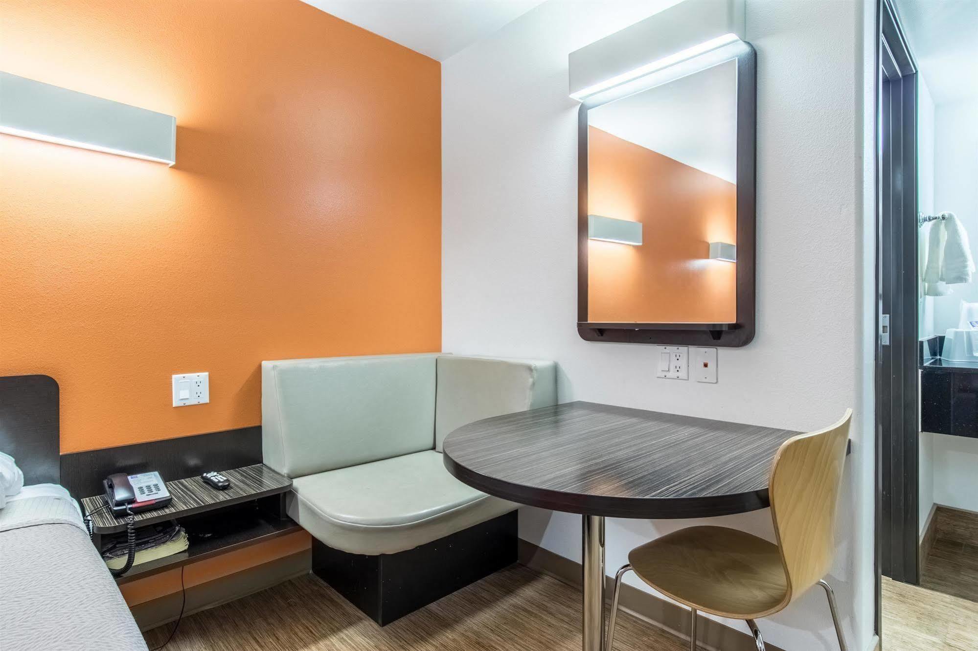 Motel 6 Victorville Eksteriør billede